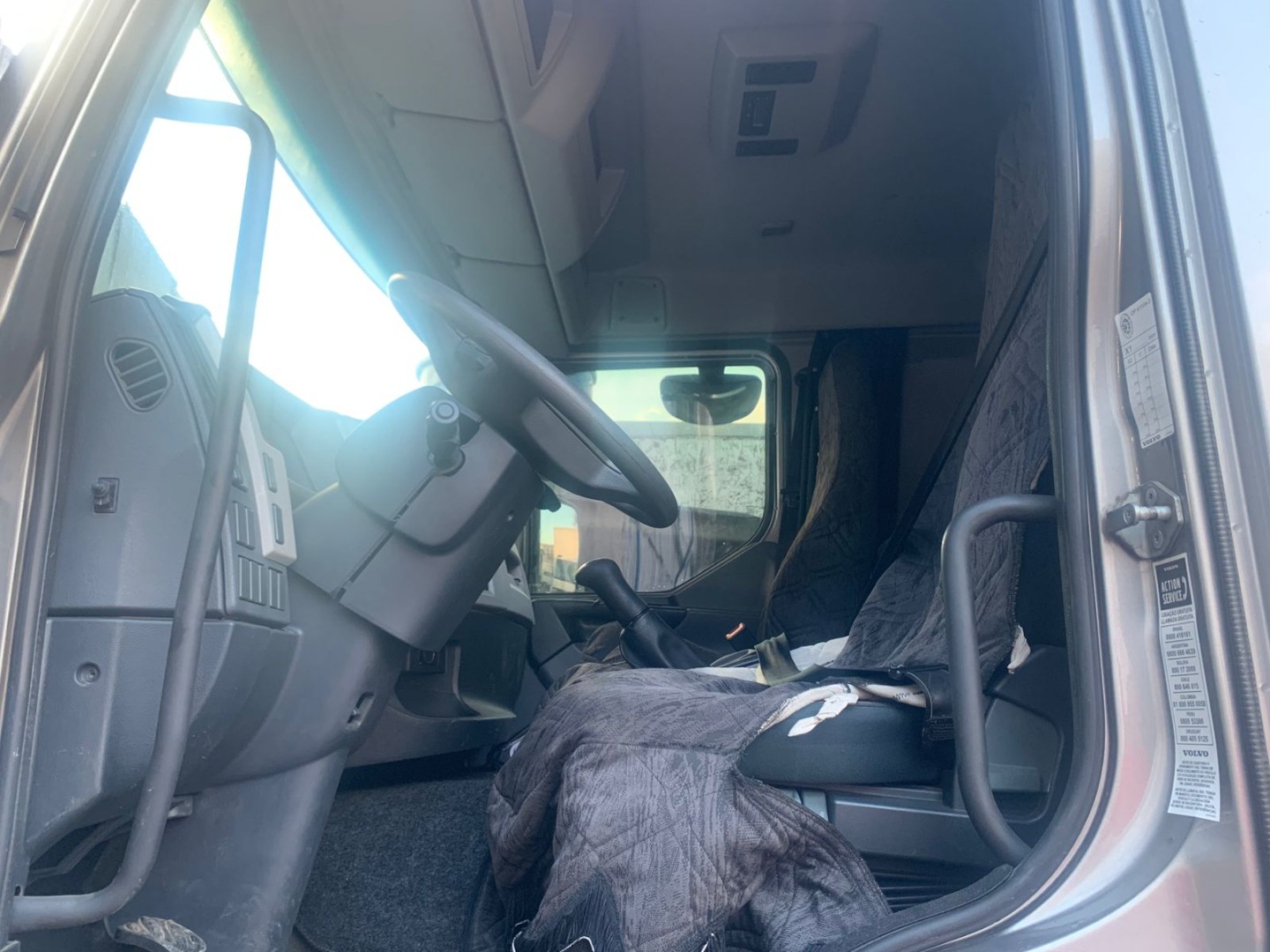 Volvo VM270  CINZA - 2021/2021 - foto 7