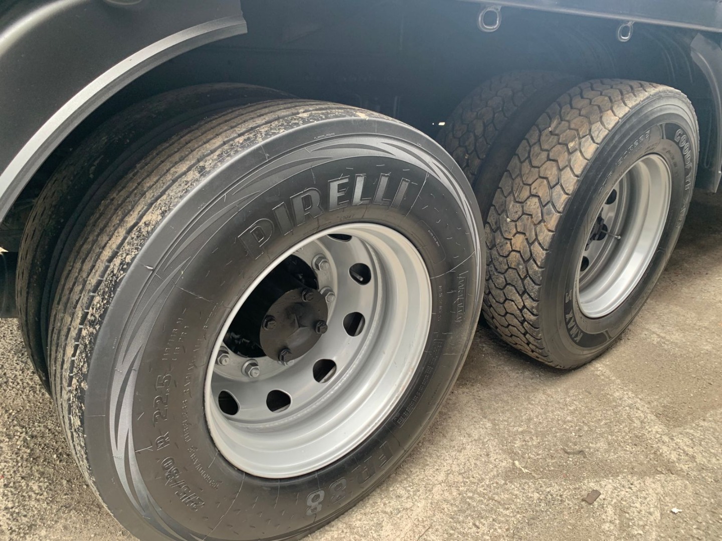 MERCEDES BENZ Atego 2430 LEITO TETO ALTO VERMELHA - 2020/2020 - foto 6