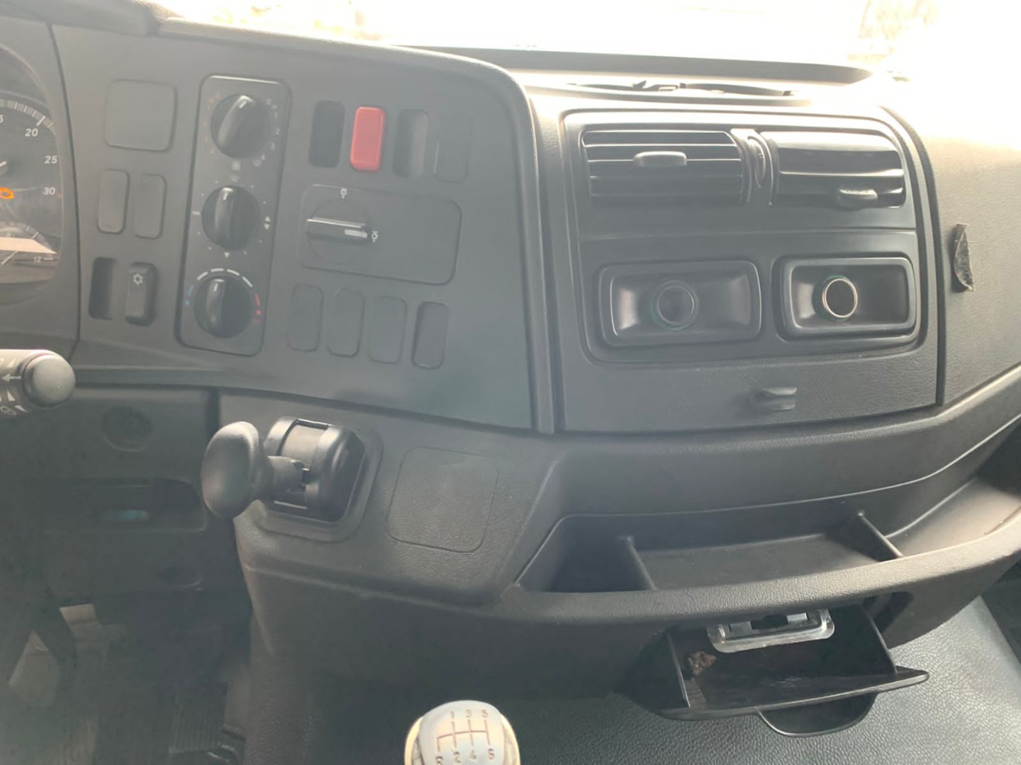 MERCEDES BENZ Atego 2426 COM BAÚ BRANCA - 2020/2021 - foto 9