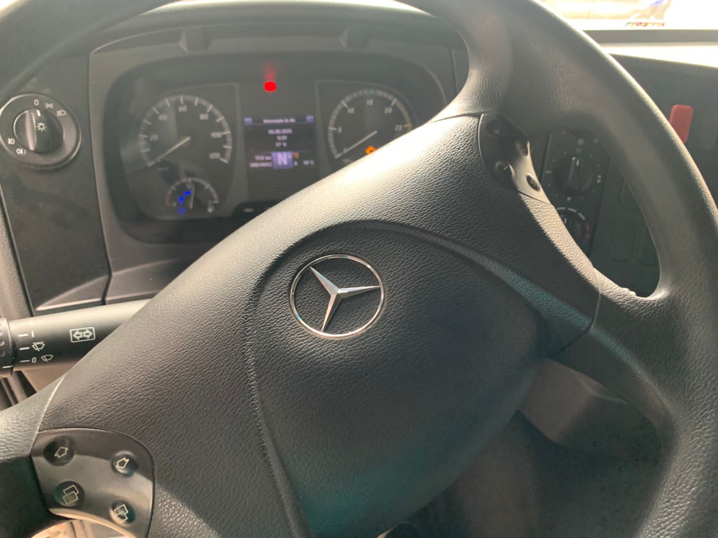 MERCEDES BENZ Atego 2426 COM BAÚ BRANCA - 2020/2021 - foto 8