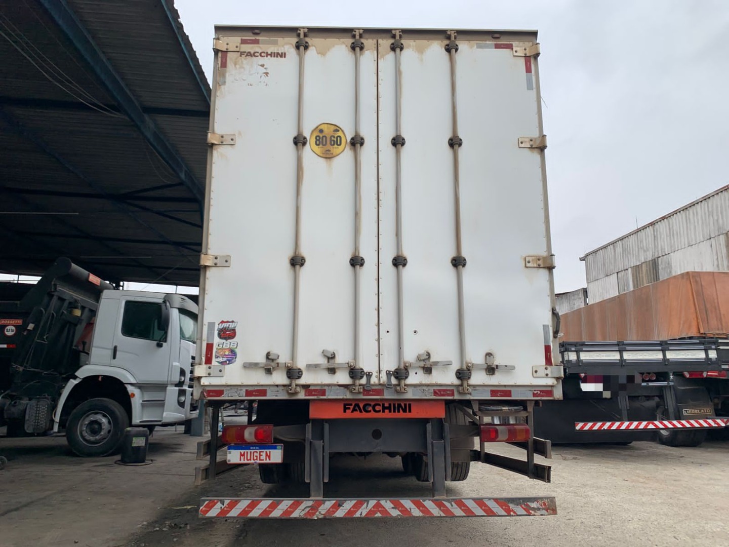 MERCEDES BENZ Atego 2426 COM BAÚ BRANCA - 2020/2021 - foto 4