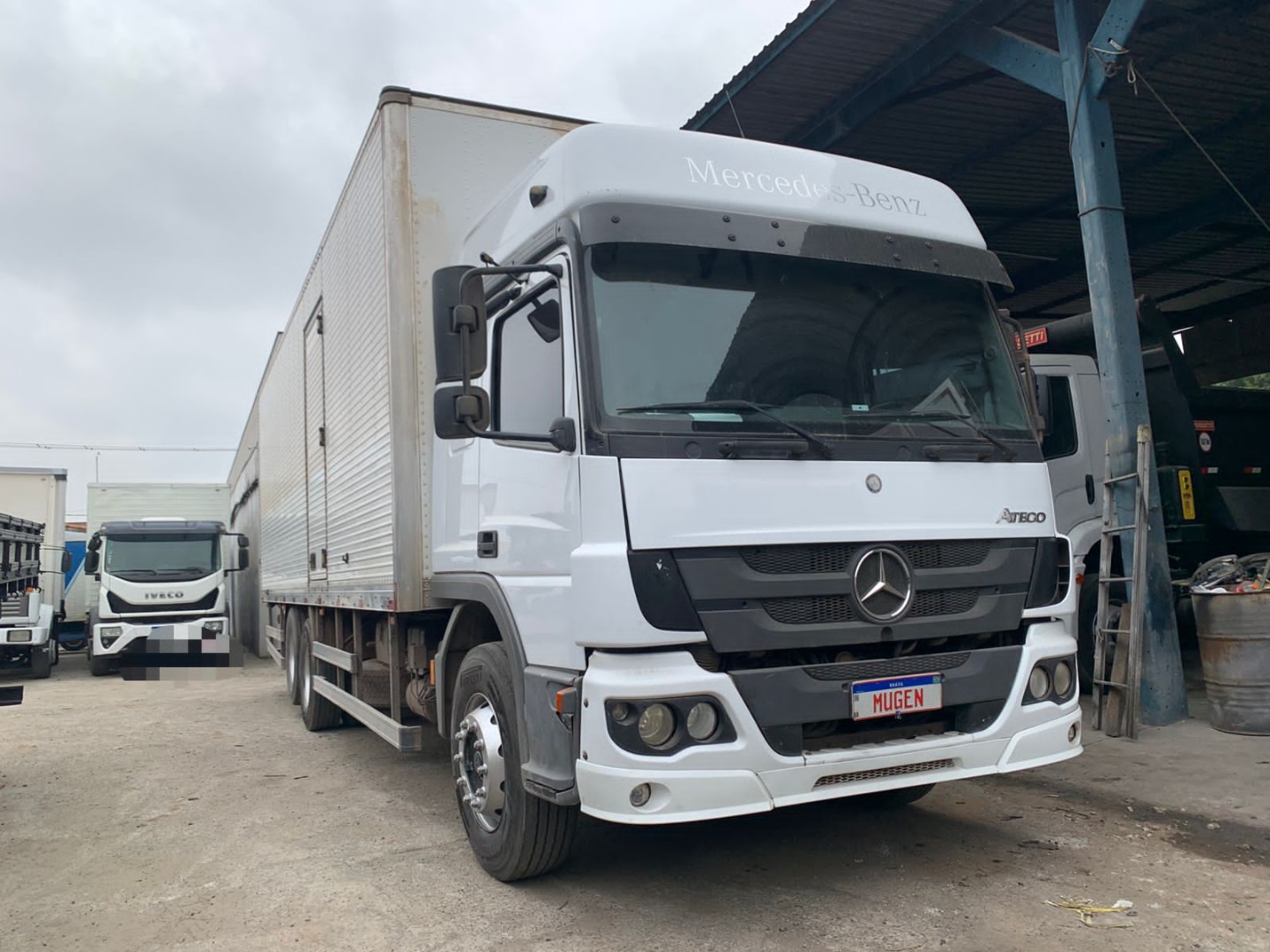 MERCEDES BENZ Atego 2426 COM BAÚ BRANCA - 2020/2021 - foto 3