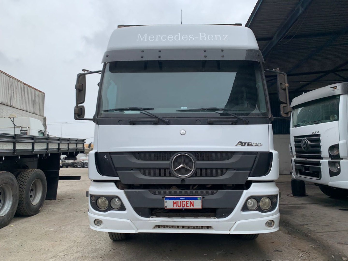 MERCEDES BENZ Atego 2426 COM BAÚ BRANCA - 2020/2021 - foto 2