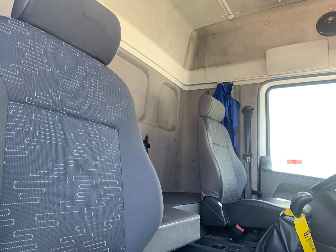 VOLKSWAGEN 24.280 LEITO TETO ALTO COM TANQUE BRANCA - 2016/2016 - foto 8