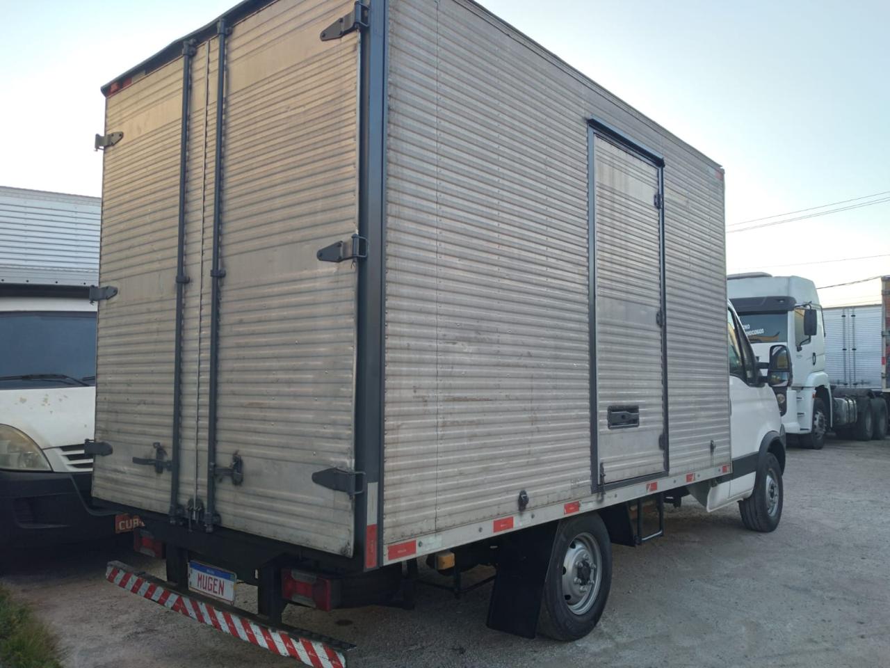 IVECO DAILY 35S14 COM BAÚ BRANCA - 2018/2018 - foto 5