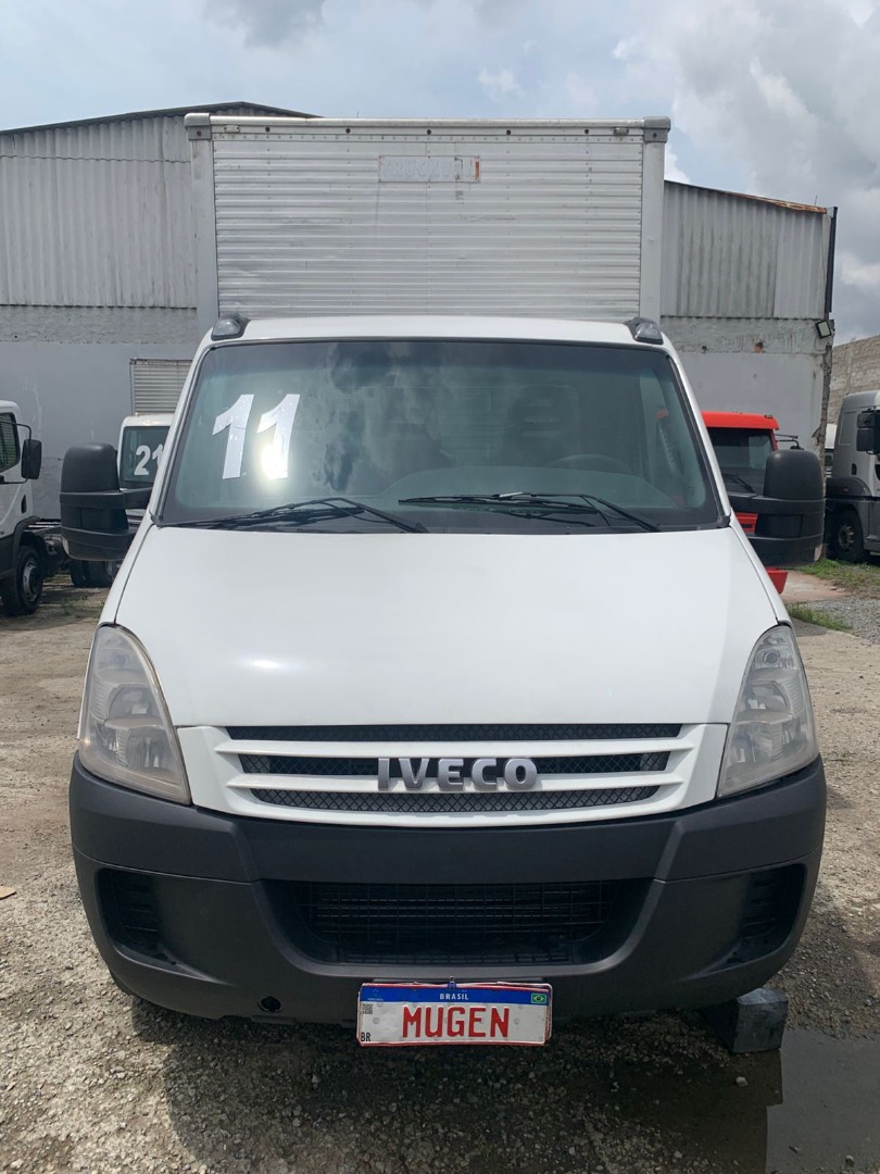 IVECO DAILY 35S14 COM BAÚ BRANCA - 2011/2011 - foto 3