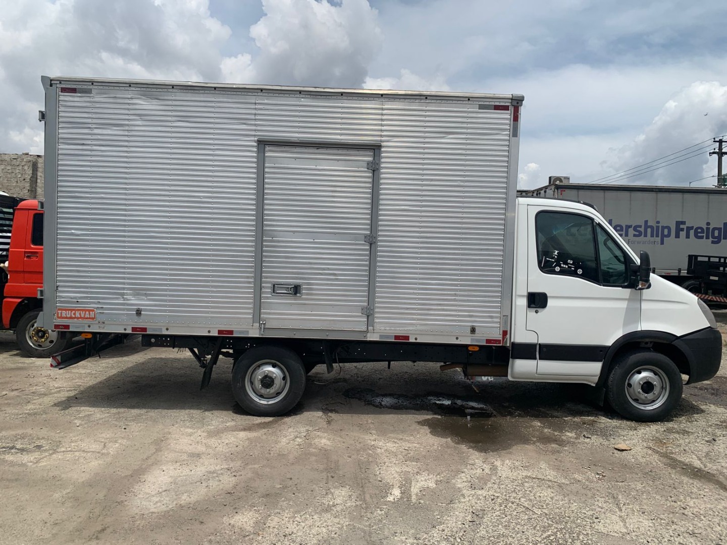 IVECO DAILY 35S14 COM BAÚ BRANCA - 2011/2011 - foto 5