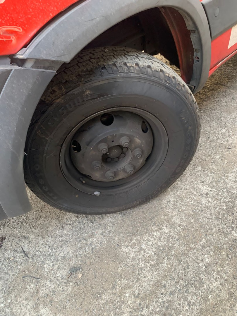 IVECO DAILY 35S14 COM BAÚ VERMELHA - 2011/2011 - foto 3