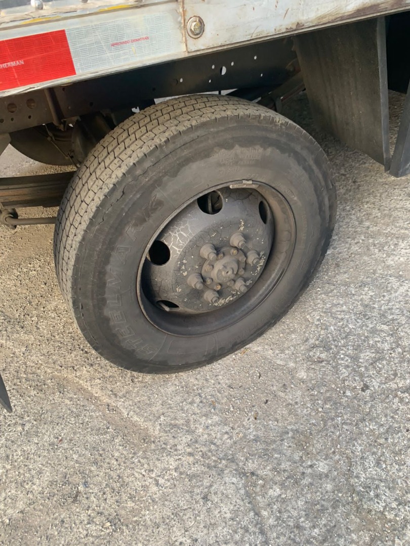 IVECO DAILY 35S14 COM BAÚ VERMELHA - 2011/2011 - foto 5