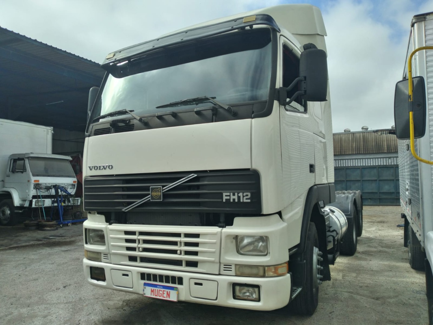 Volvo FH12 380 TETO BAIXO BRANCA - 2001/2001 - foto 1