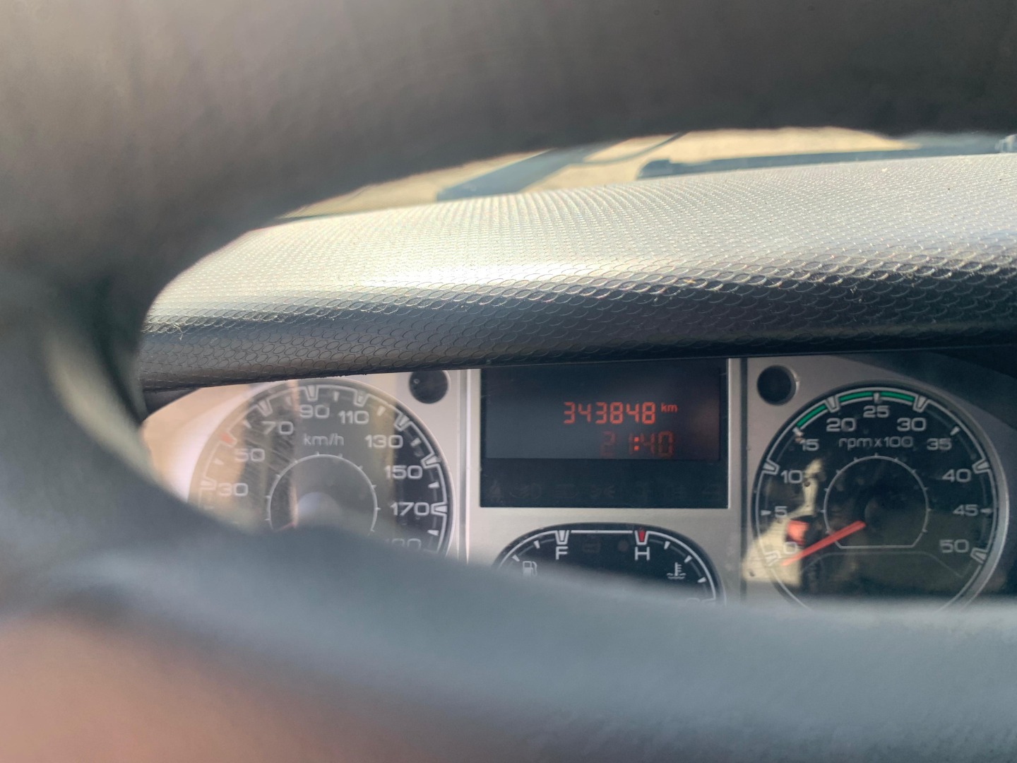 IVECO DAILY 35S14 COM PLATAFORMA GUINCHO PRATA - 2015/2015 - foto 10