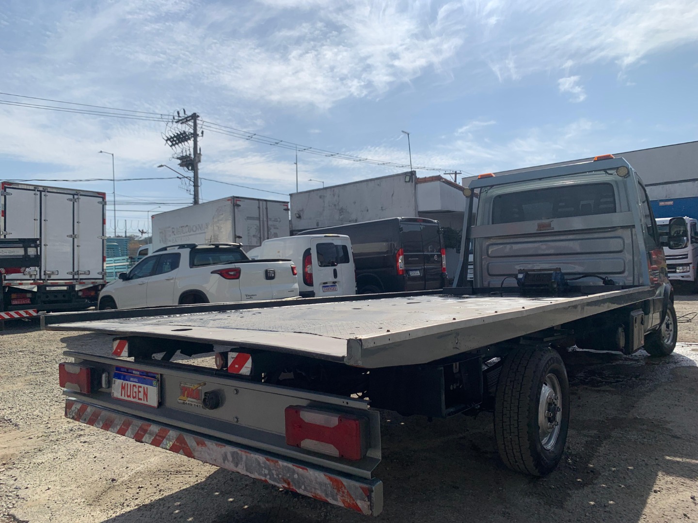 IVECO DAILY 35S14 COM PLATAFORMA GUINCHO PRATA - 2015/2015 - foto 5