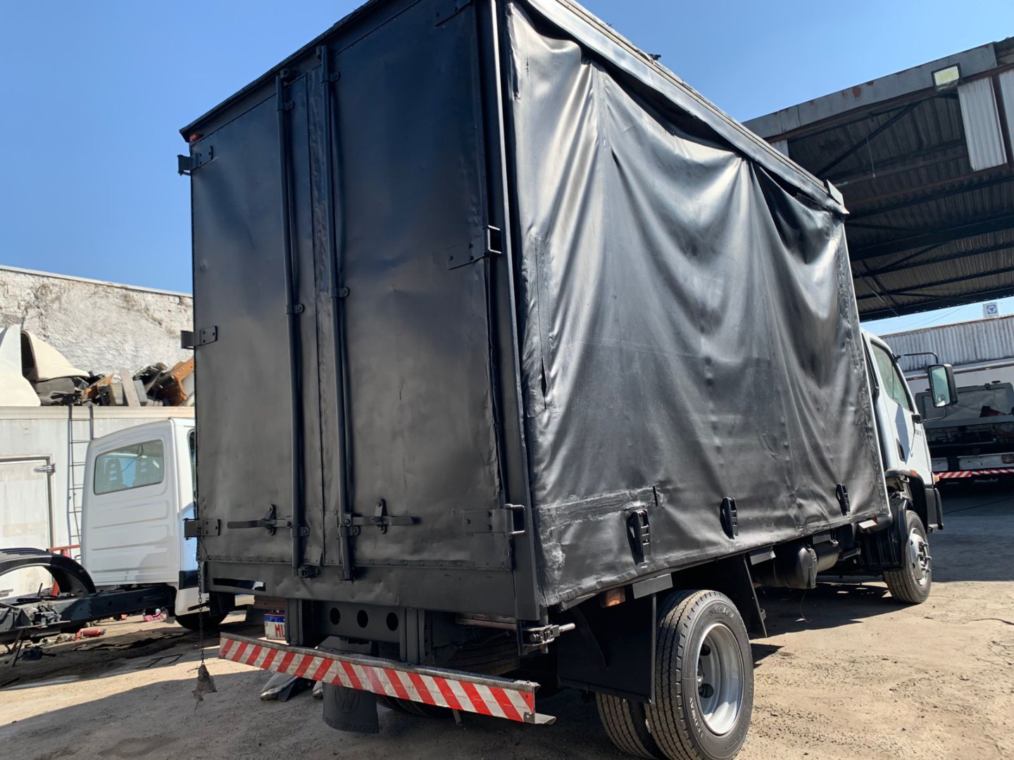 MERCEDES BENZ ACCELO 915 COM BAÚ SIDER BRANCA - 2010/2010 - foto 5