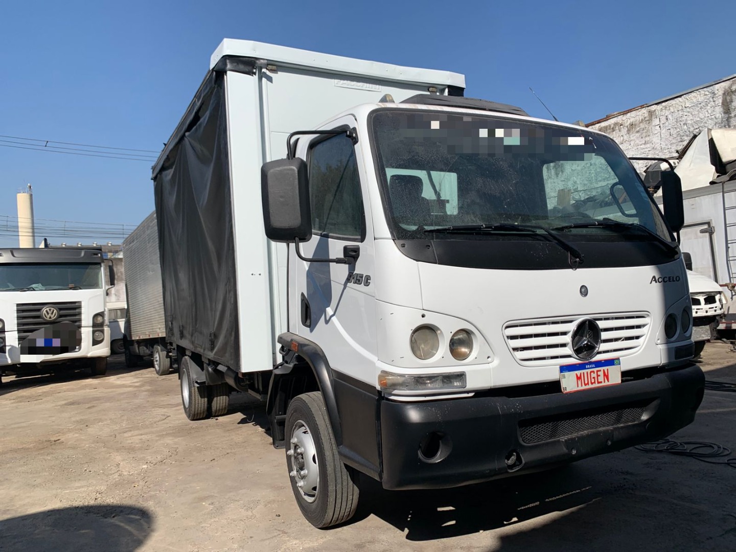 MERCEDES BENZ ACCELO 915 COM BAÚ SIDER BRANCA - 2010/2010 - foto 3