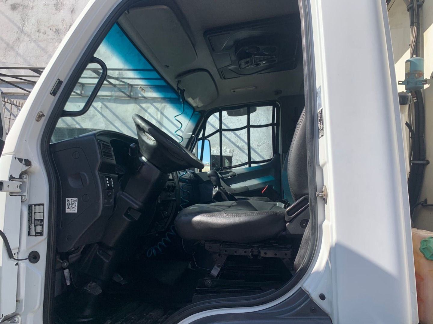 MERCEDES BENZ ACCELO 1016 COM BAÚ FRIGORÍFICO BRANCA - 2017/2018 - foto 8