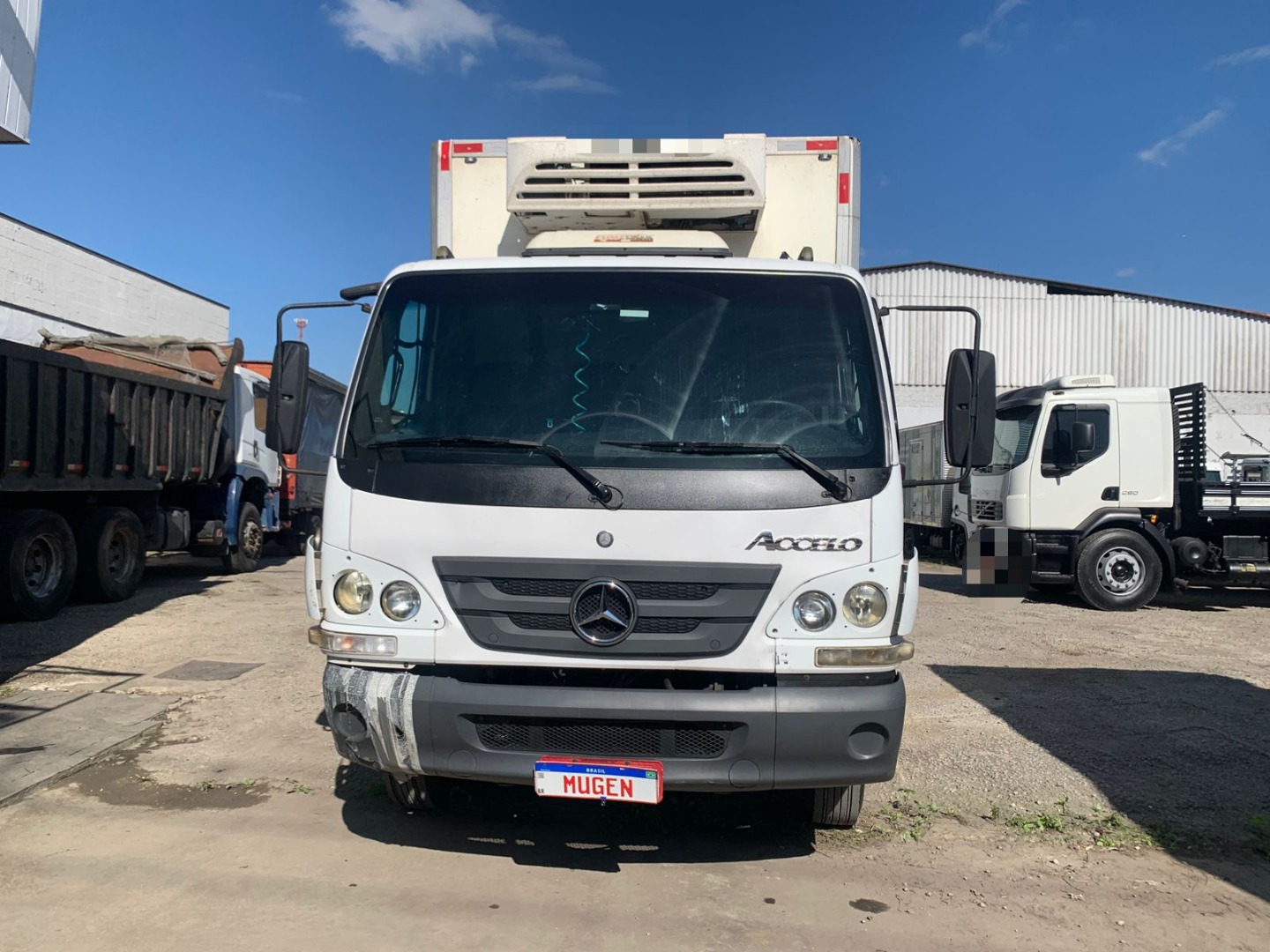 MERCEDES BENZ ACCELO 1016 COM BAÚ FRIGORÍFICO BRANCA - 2017/2018 - foto 2