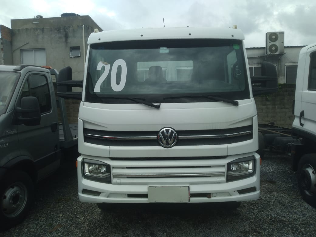 VOLKSWAGEN 13.180 DELIVERY 6X2 BRANCA - 2019/2020 - foto 1