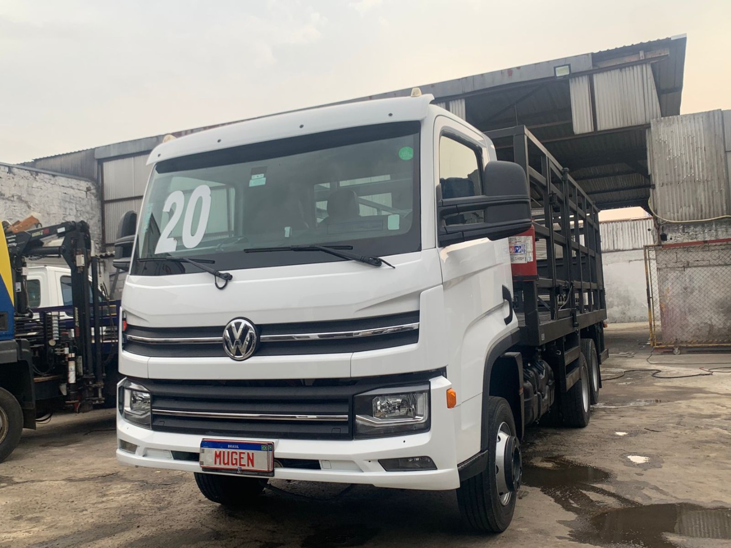 VOLKSWAGEN 13.180 6X2 COM GAIOLA DE GÁS BRANCA - 2019/2020 - foto 1
