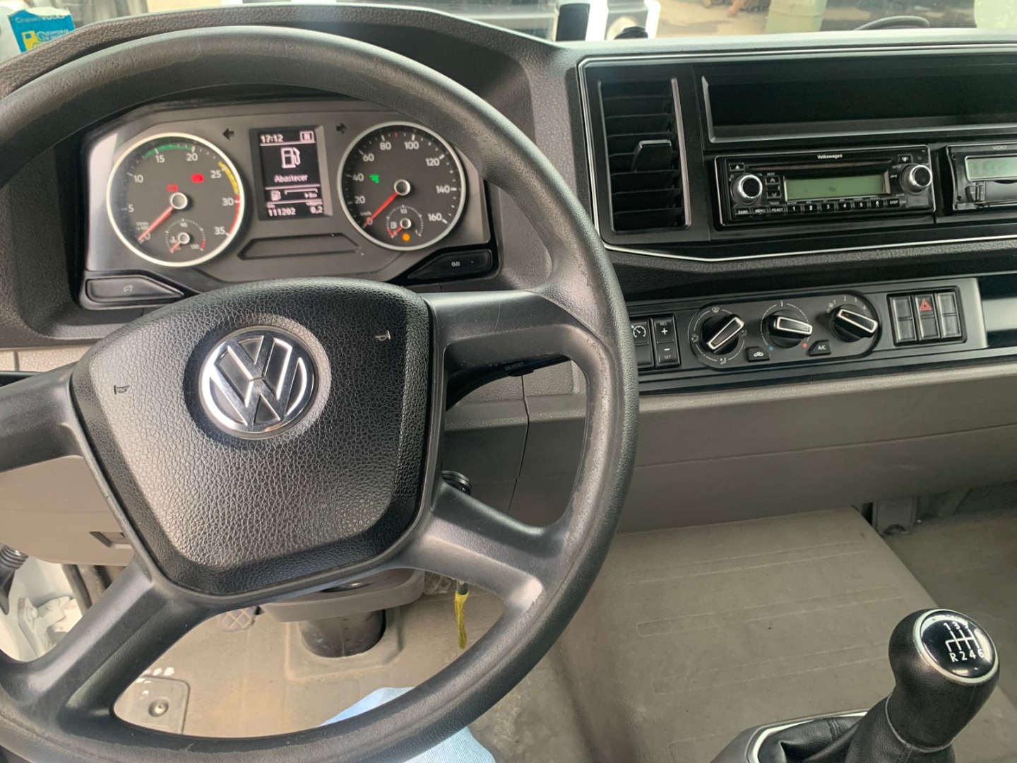VOLKSWAGEN 13.180 6X2 COM GAIOLA DE GÁS BRANCA - 2019/2020 - foto 9