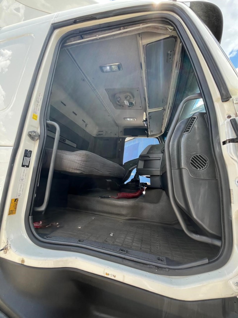 Volvo FH440 TETO BAIXO BRANCA - 2009/2010 - foto 6