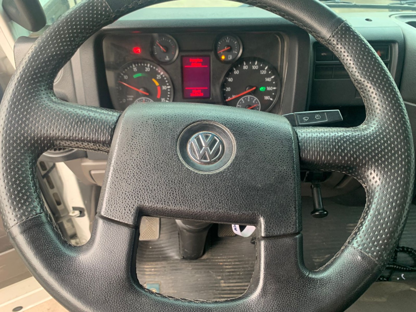 VOLKSWAGEN 10.160 DELIVERY COM BAÚ SIDER BRANCA - 2015/2016 - foto 9