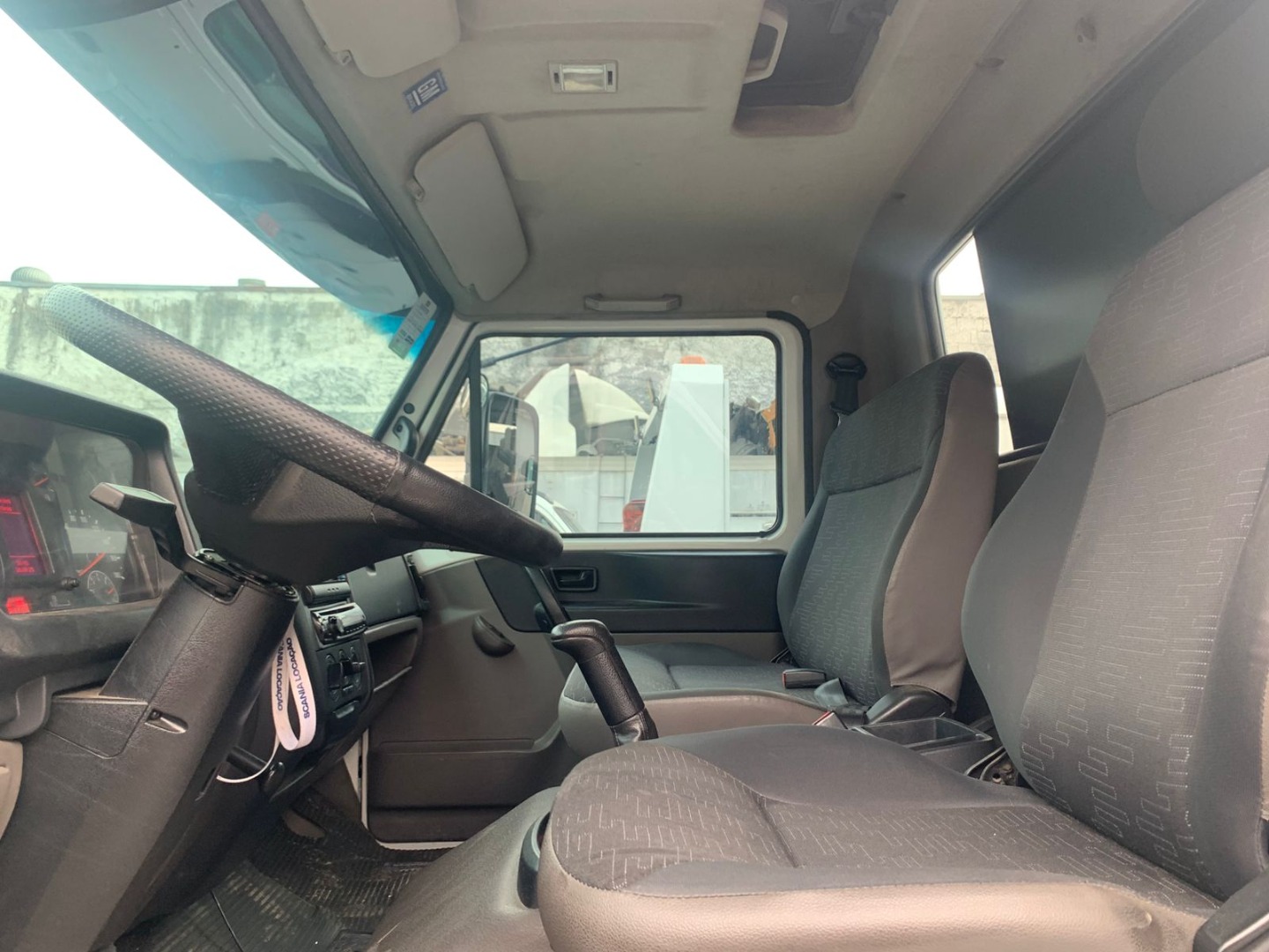 VOLKSWAGEN 10.160 DELIVERY COM BAÚ SIDER BRANCA - 2015/2016 - foto 6