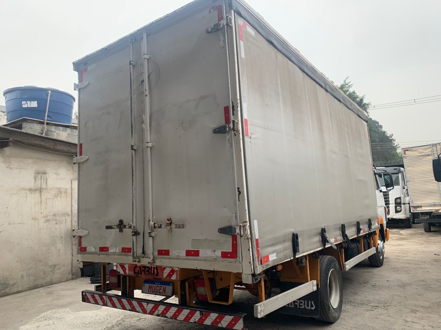 VOLKSWAGEN 10.160 DELIVERY COM BAÚ SIDER BRANCA - 2015/2016 - foto 4