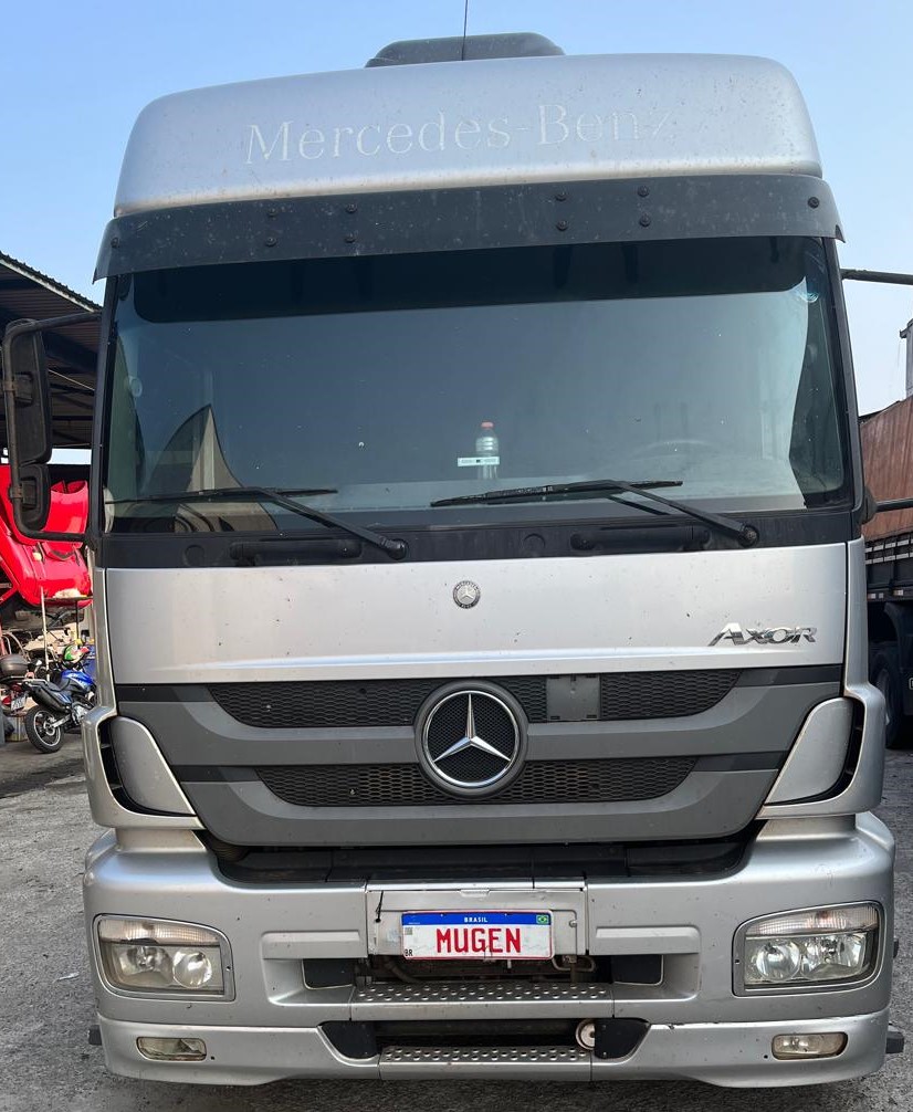 MERCEDES BENZ AXOR 1933 TETO ALTO PRATA - 2017/2018 - foto 1
