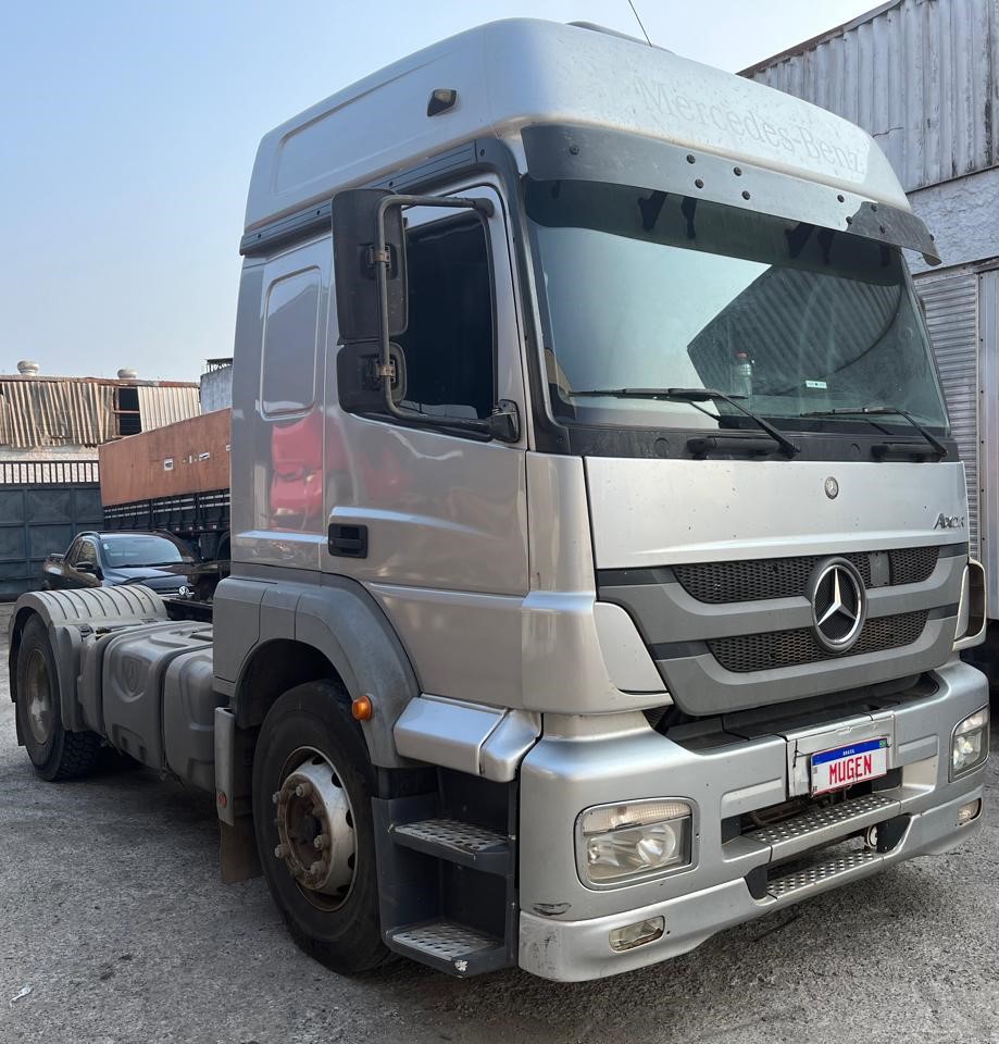 MERCEDES BENZ AXOR 1933 TETO ALTO PRATA - 2017/2018 - foto 3