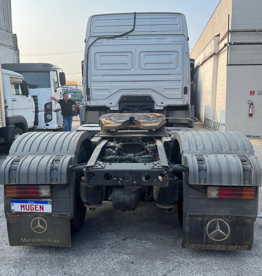 MERCEDES BENZ AXOR 1933 TETO ALTO PRATA - 2017/2018 - foto 4