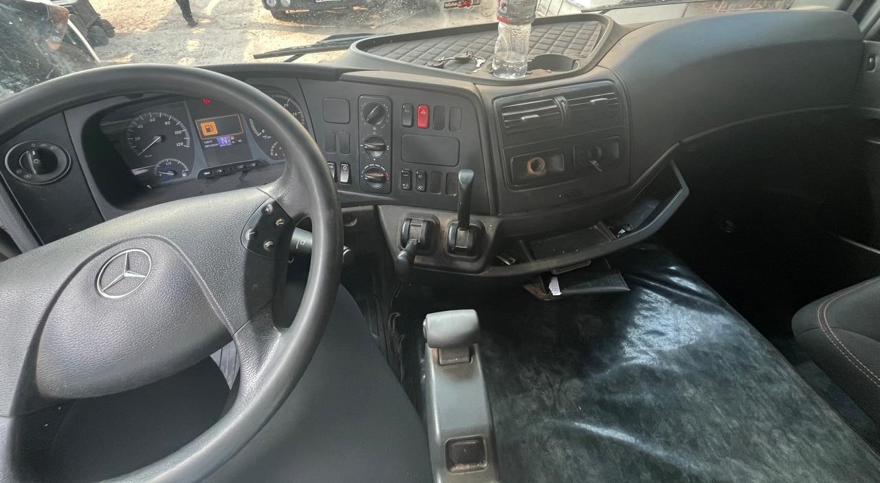 MERCEDES BENZ AXOR 1933 TETO ALTO PRATA - 2017/2018 - foto 7