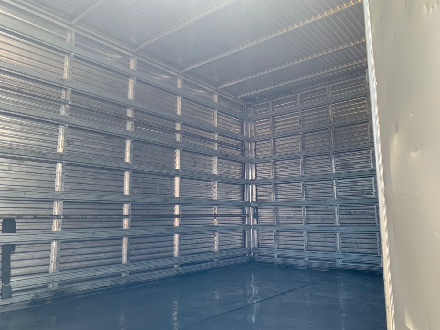 VOLKSWAGEN 11.180 DELIVERY COM BAÚ BRANCA - 2021/2022 - foto 7