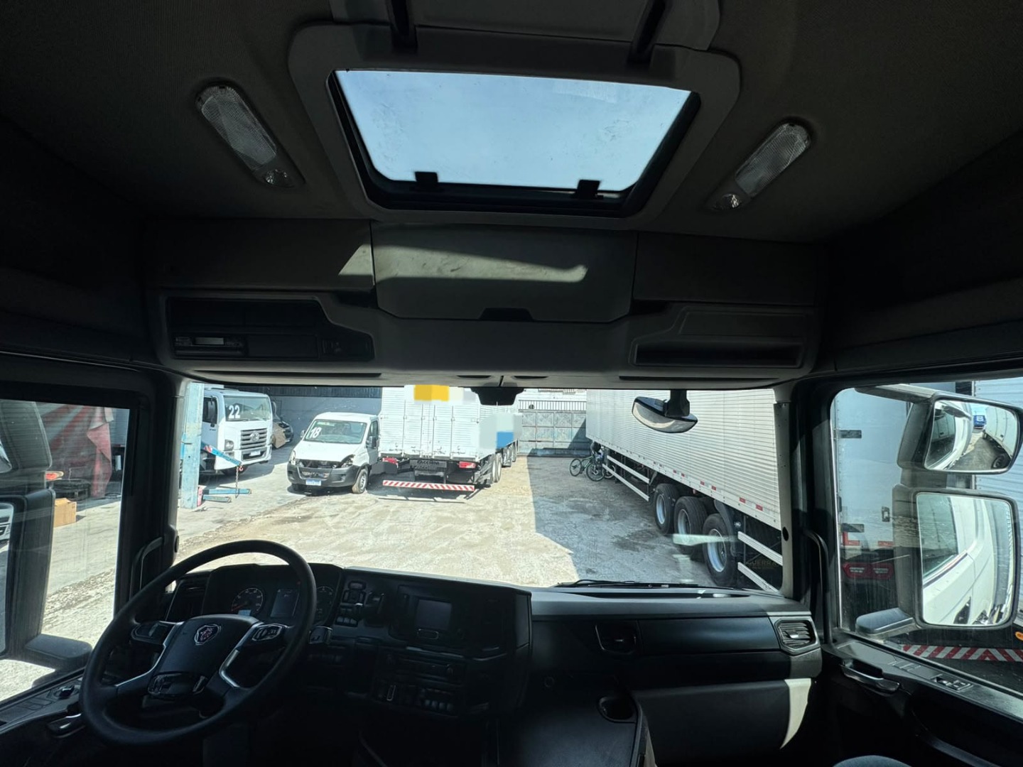 SCANIA P 250 BAÚ ALUMÍNIO 8,50 M BRANCA - 2020/2021 - foto 5