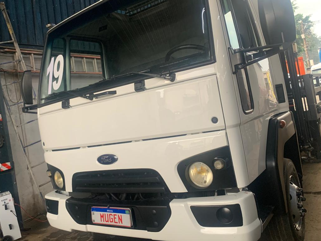 FORD CARGO 1119 COM CARROCERIA E MUNCK BRANCA