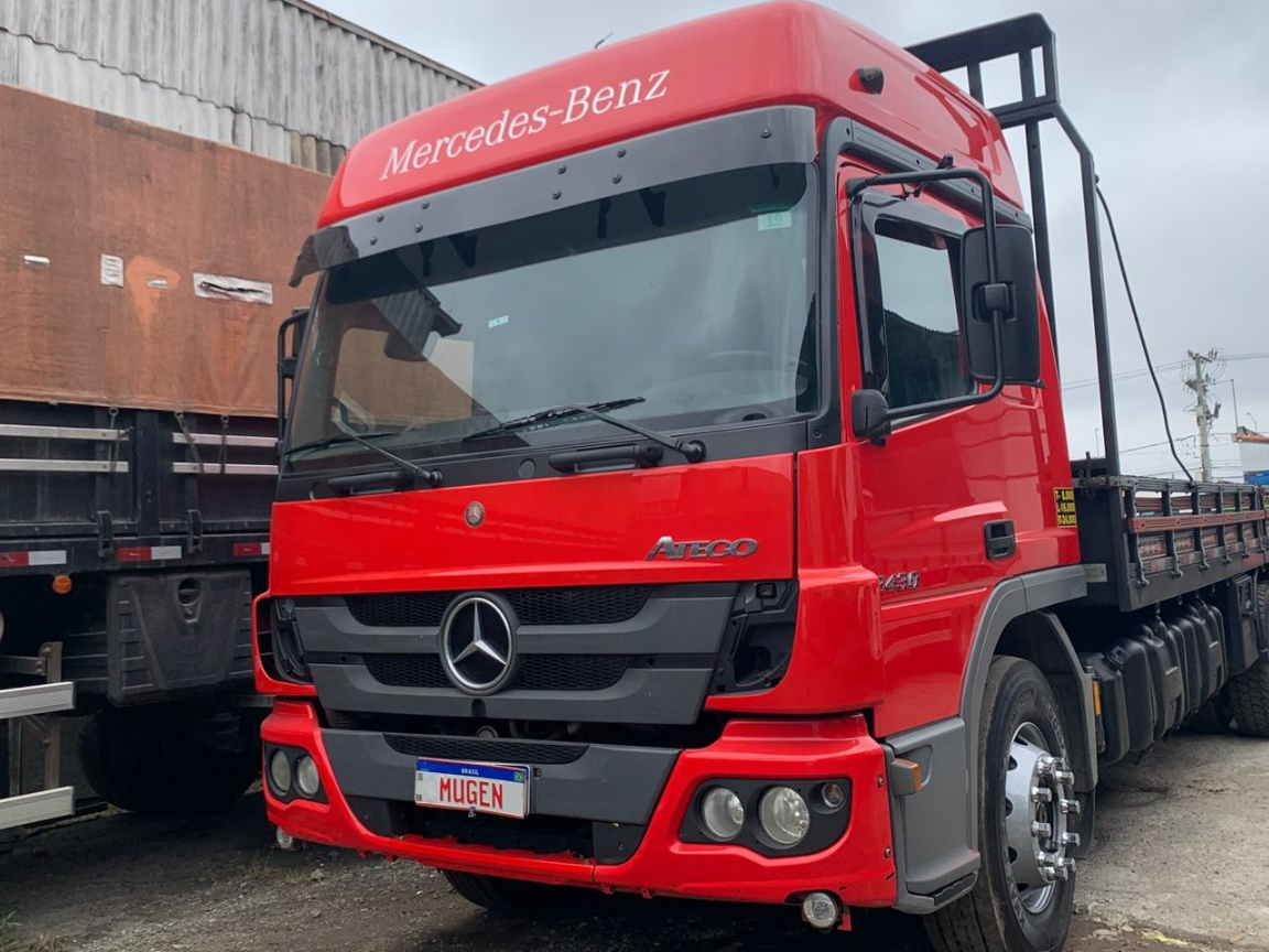 MERCEDES BENZ Atego 2430 LEITO TETO ALTO VERMELHA