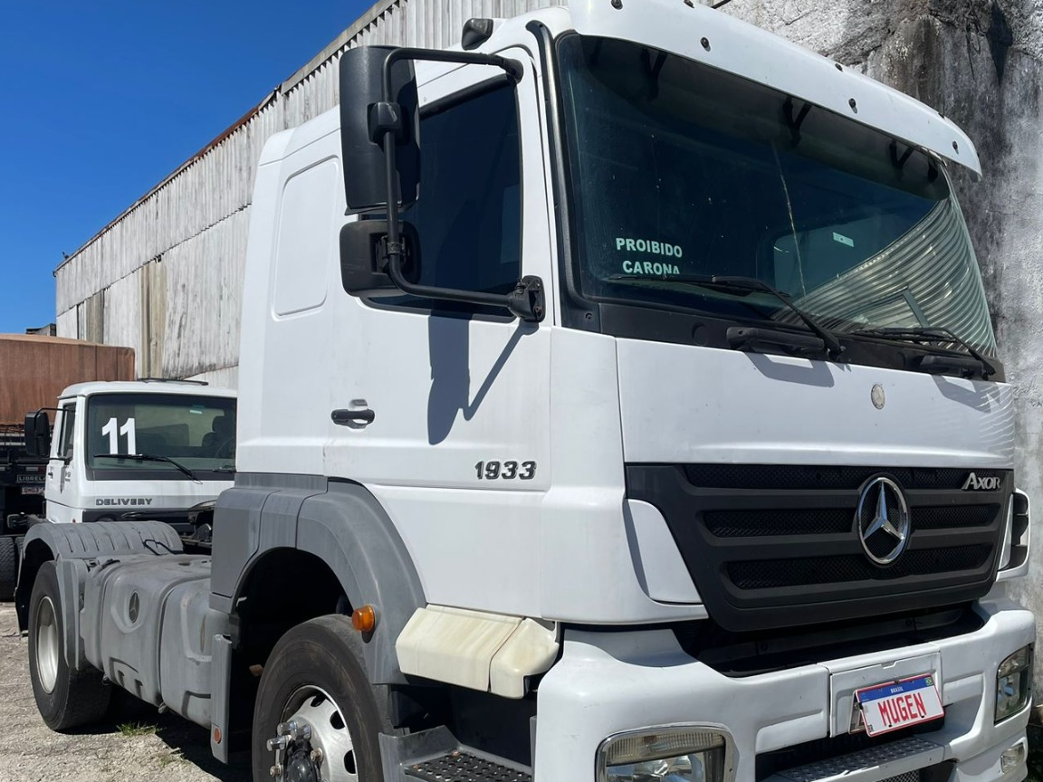 MERCEDES BENZ AXOR 1933 TETO BAIXO BRANCA